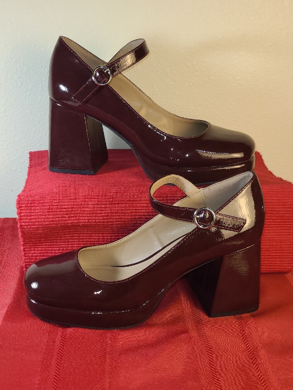 NWOT Steve Madden Darcey Wine Patent Platform Mary Jane Heel Size 9M - Picture 8 of 11